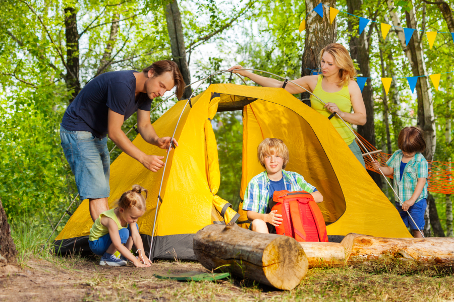 famille en tente camping la cote d azur